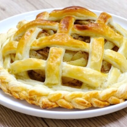 初めてアップルパイを作りました。シナモンを多めにいれて美味しくできました。